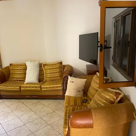 Anna Feriehus Sarandë